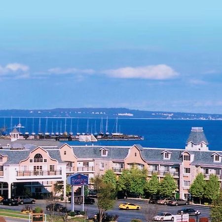 Hamilton Inn Select Beachfront Mackinaw City Exterior foto