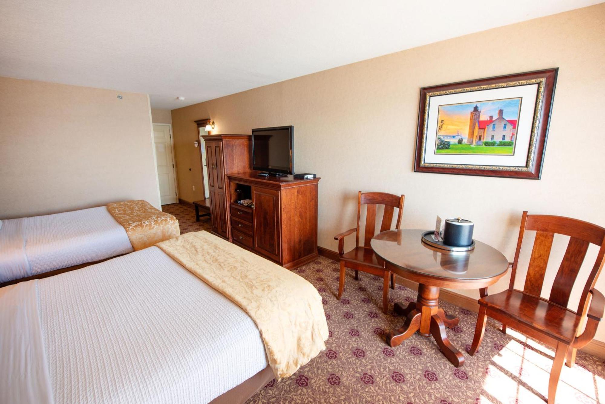 Hamilton Inn Select Beachfront Mackinaw City Exterior foto