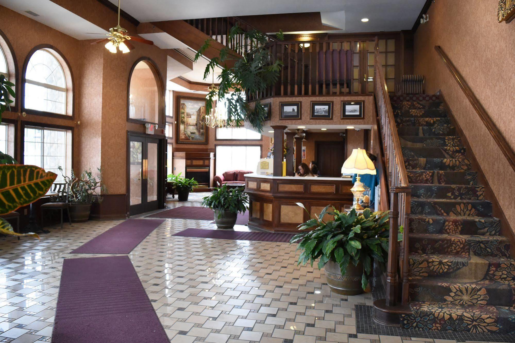Hamilton Inn Select Beachfront Mackinaw City Exterior foto